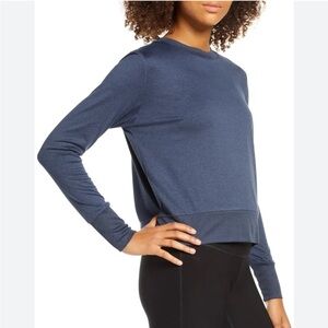 Vuori Women's Daydream Crew Long Sleeve Top - Navy- xs